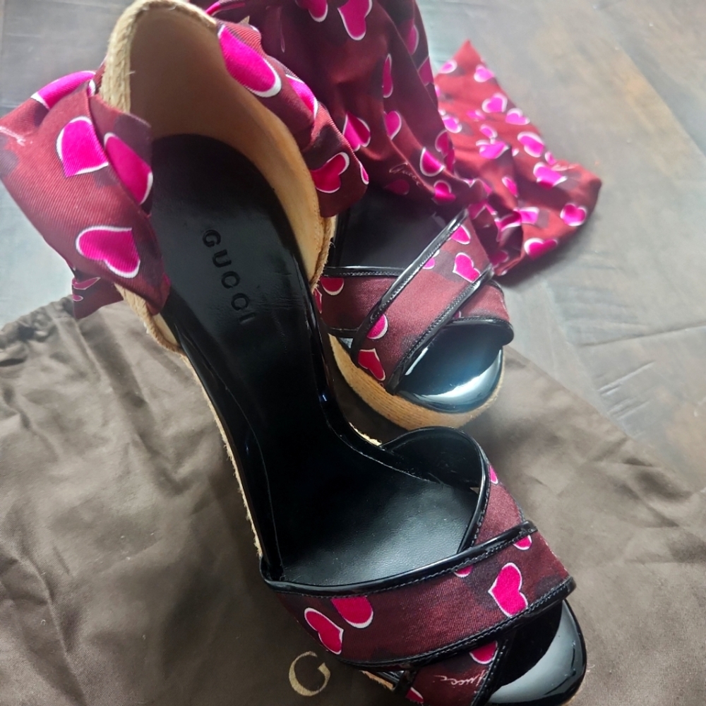 Gucci wedges